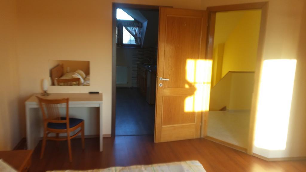 Ciklamen Apartman Gyenesdiás Extérieur photo