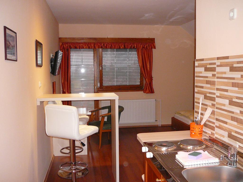 Ciklamen Apartman Gyenesdiás Extérieur photo