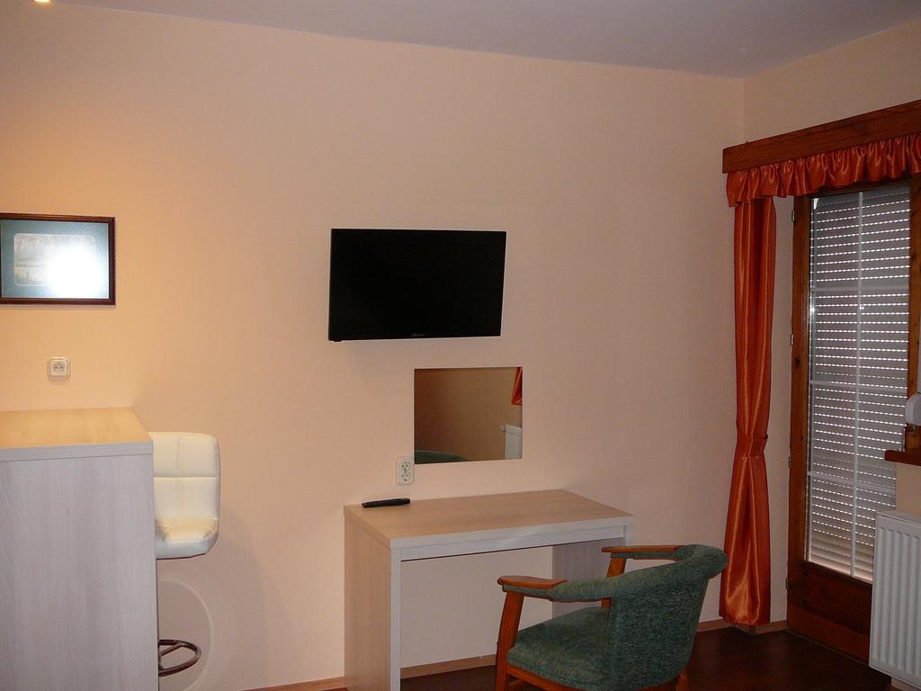 Ciklamen Apartman Gyenesdiás Extérieur photo